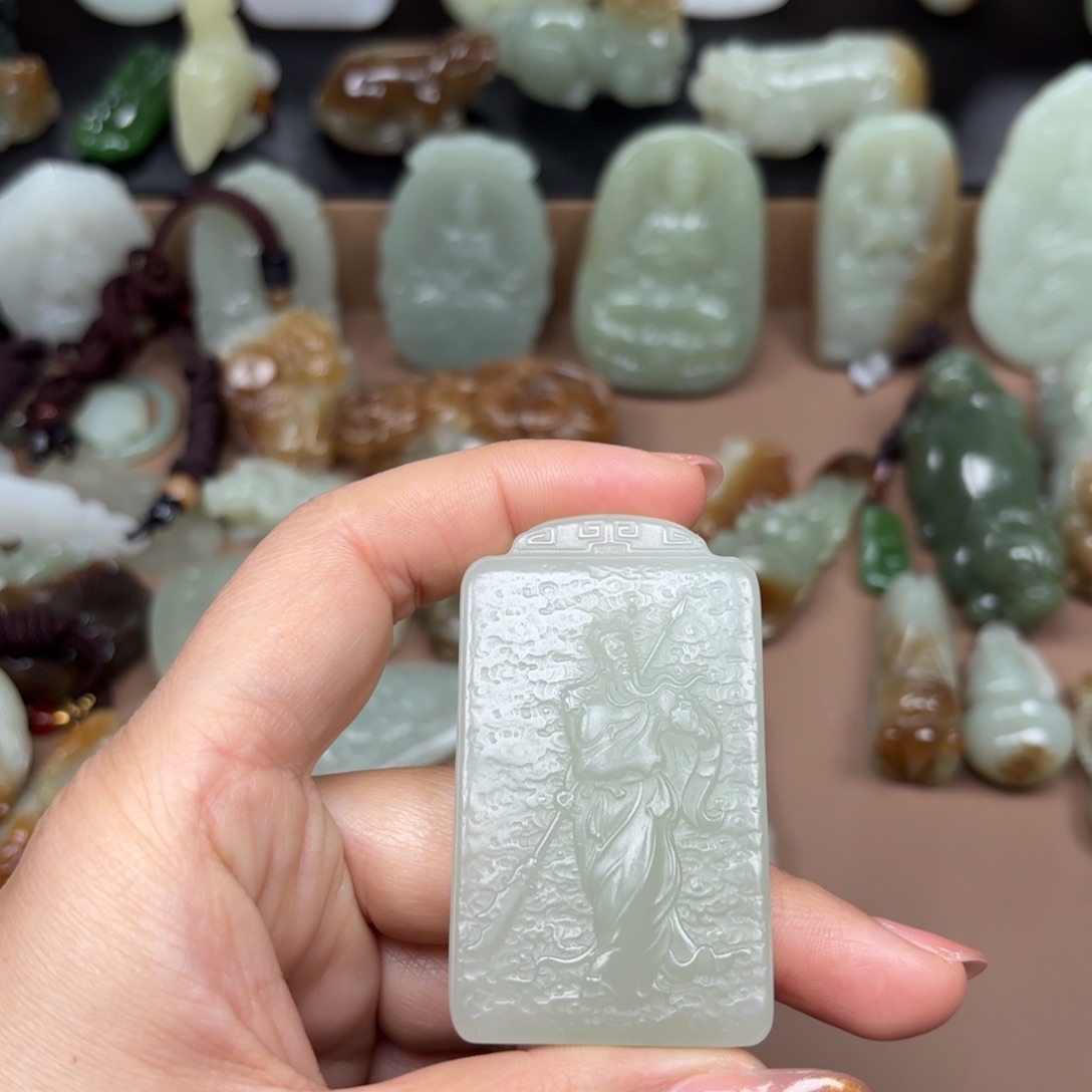 和田玉颈饰未镶嵌