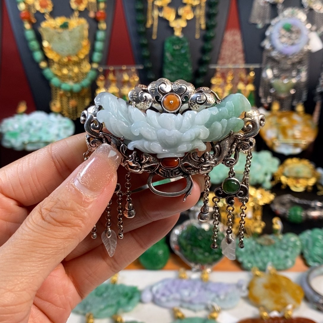 翡翠颈饰银S925镶嵌吊坠