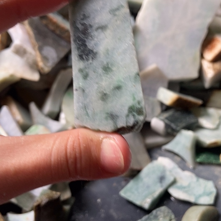 翡翠颈饰未镶嵌天然翡翠