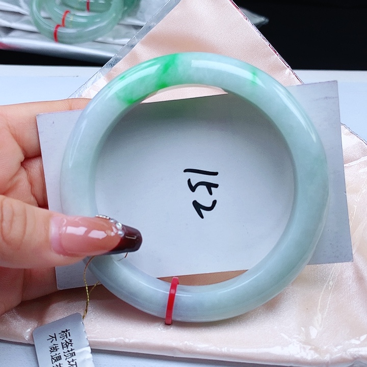 翡翠手镯未镶嵌60+正圈