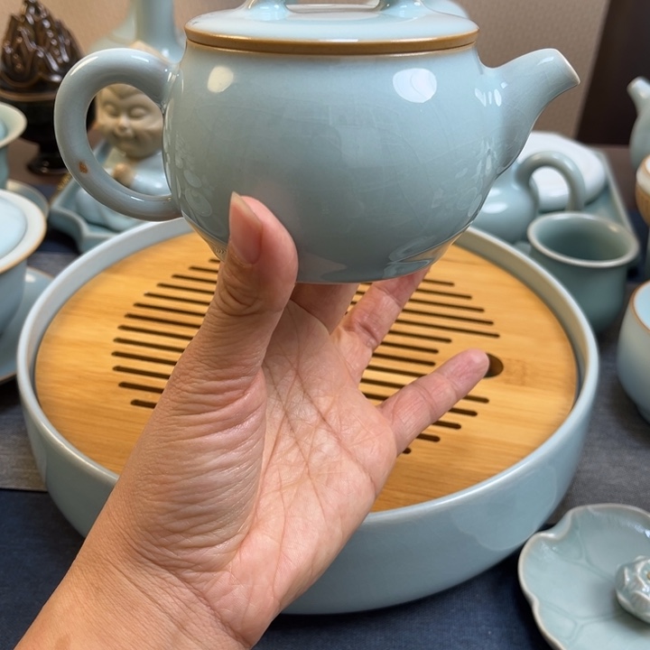 茶宠天青汉瓦壶瑕品是用金