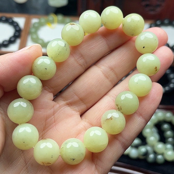 和田玉未镶嵌手串