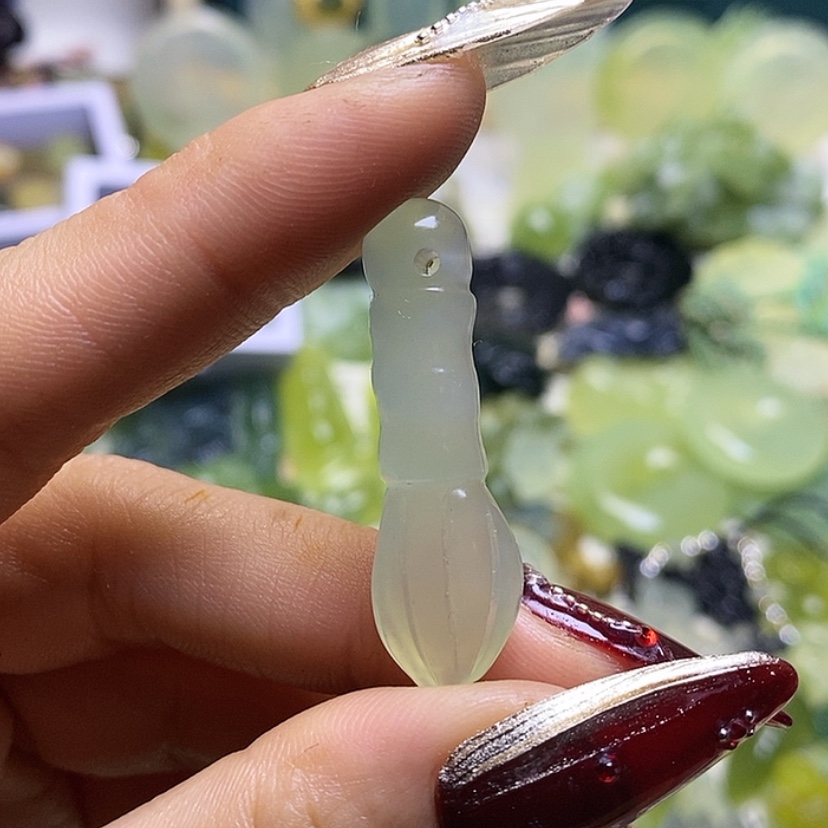 【闪购商品】蛇纹石玉颈饰未镶嵌