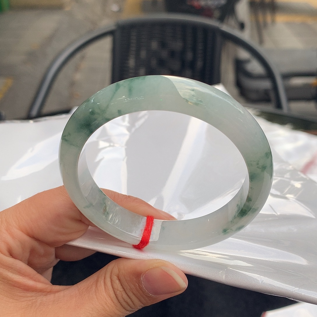 翡翠未镶嵌手镯参考价