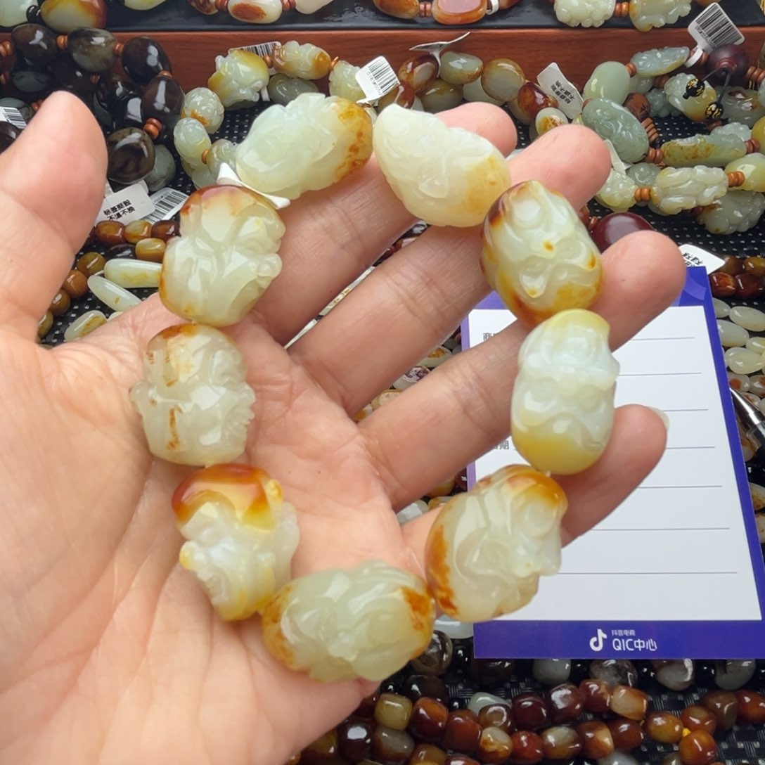 和田玉手链未镶嵌满**意