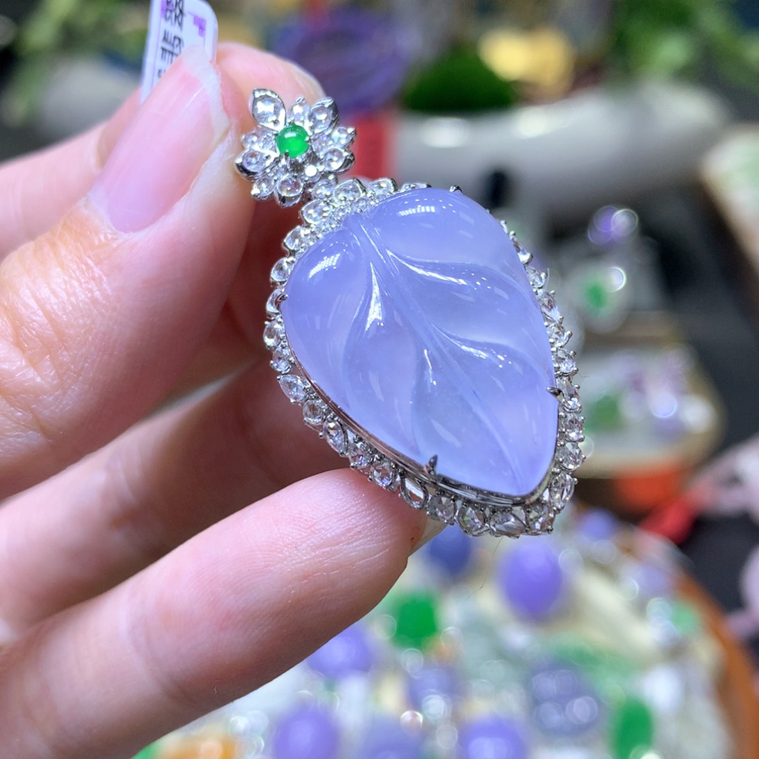 【闪购商品】翡翠颈饰18K金镶嵌翡翠吊坠项链