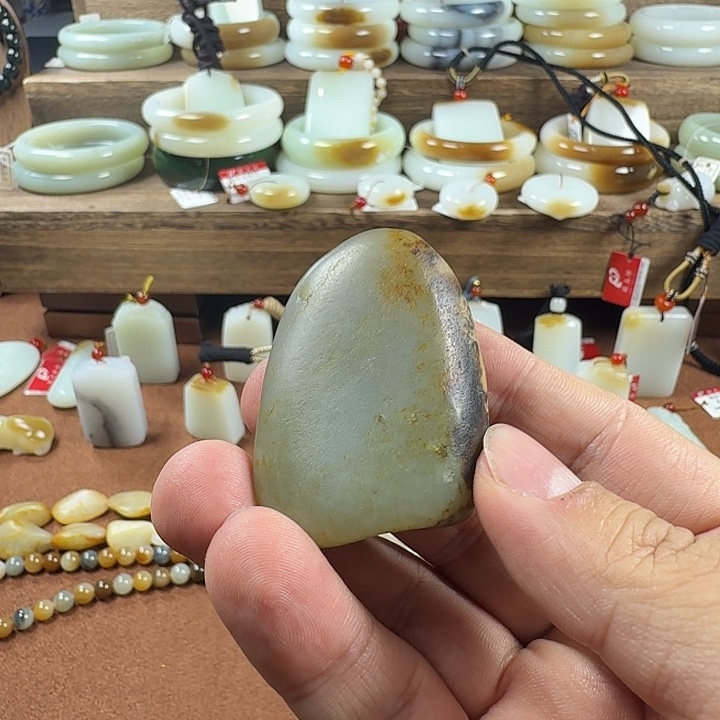 和田玉（糖玉）未镶嵌挂件