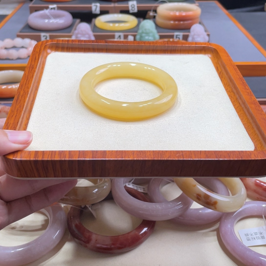 石英质玉手镯未镶嵌槐****愿