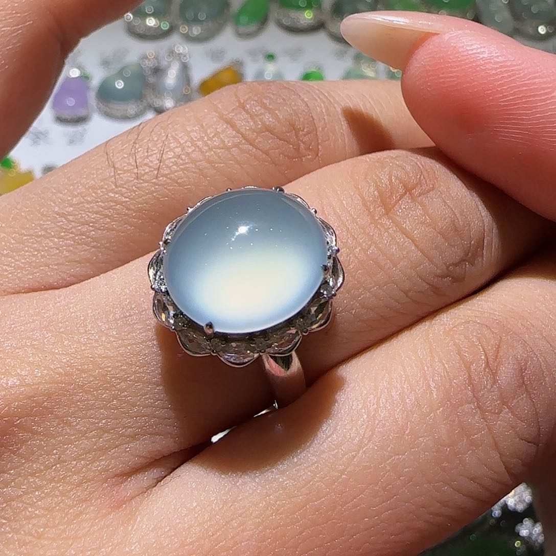 【闪购商品】18K金镶嵌戒指翡翠天然