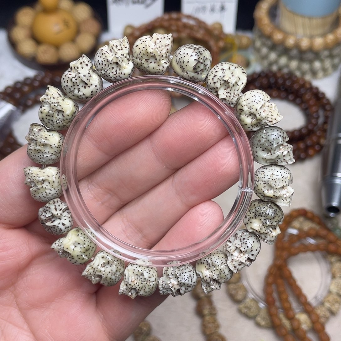 老***猫星月菩提吊坠13.5尺寸，石玉料，骷髅头