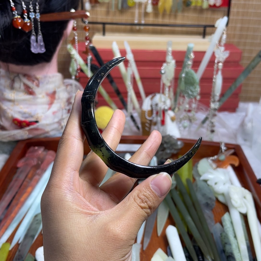 蛇纹石玉发饰未镶嵌