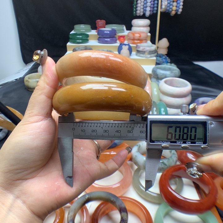 未镶嵌手镯石英质玉