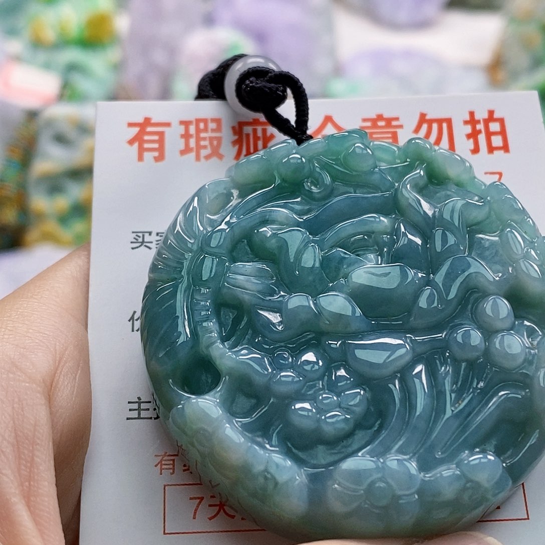 吊坠(不含链)未镶嵌翡翠