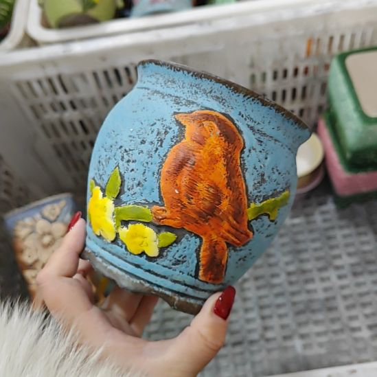 当场拍满15元发货不凑不发，花盆盆口不方不圆有针孔黑点是正常的，