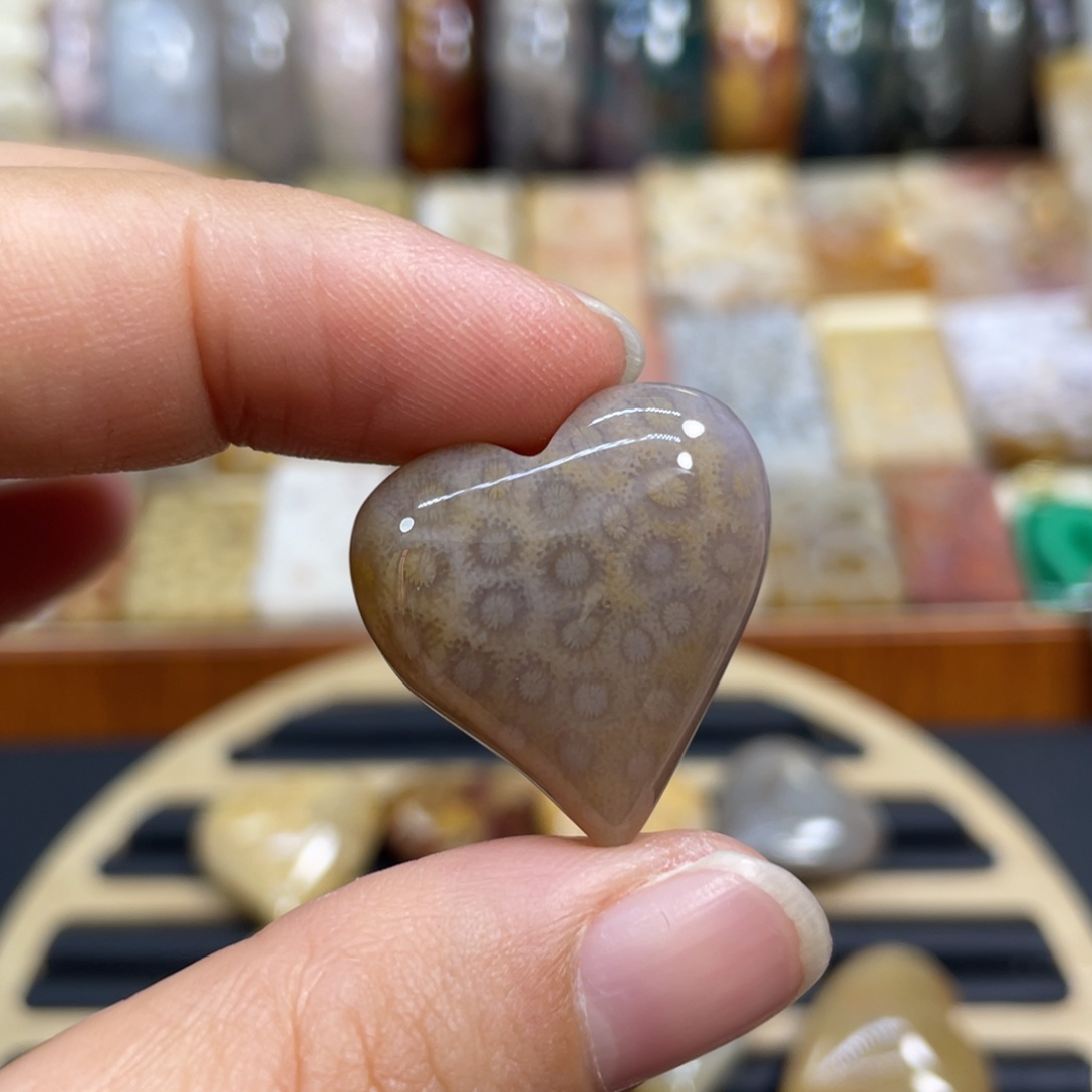 硅化玉未镶嵌颈饰k15