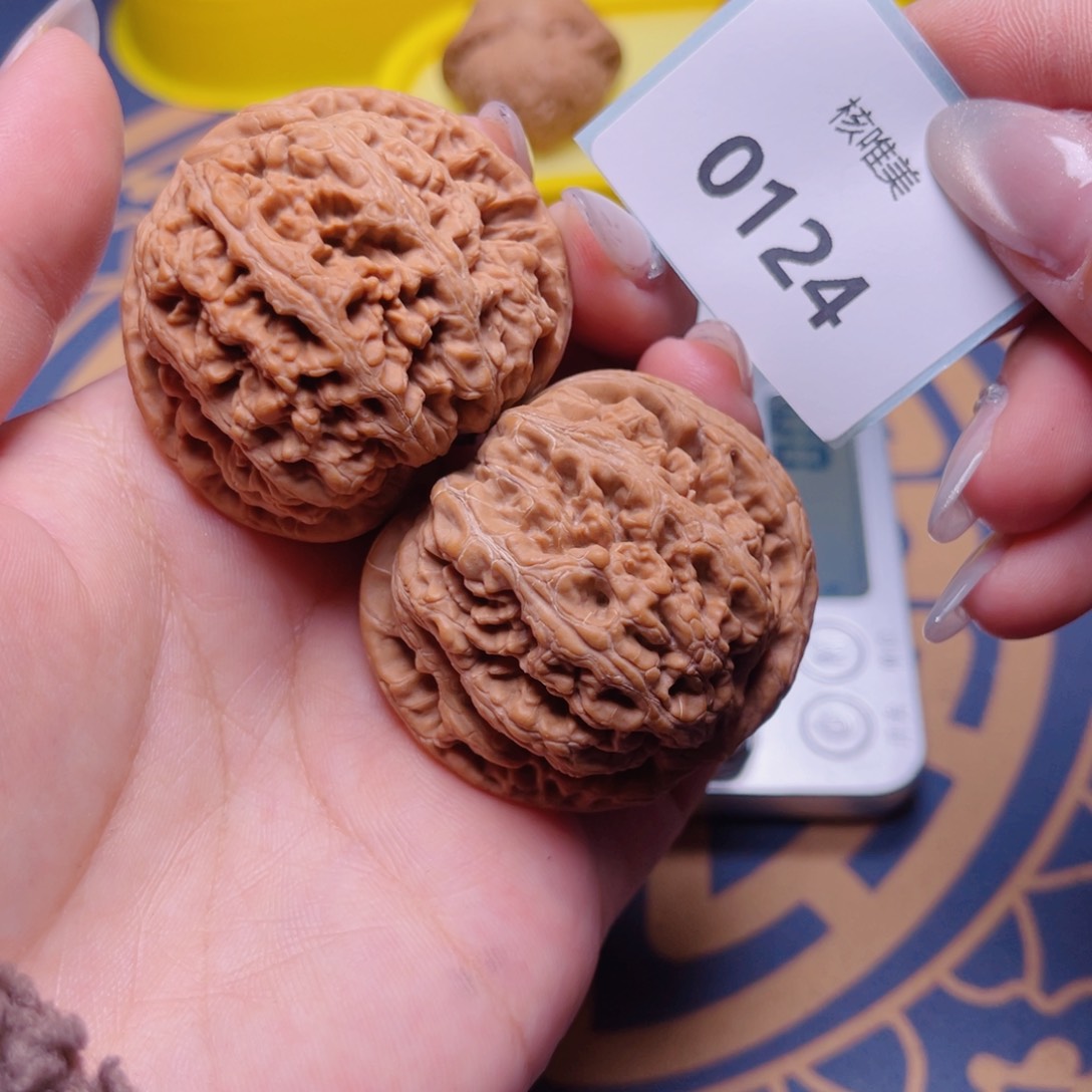 文玩核桃把件粗筋45～0124