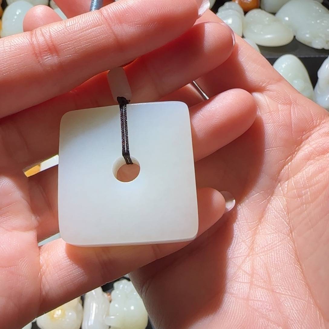 石***头和田玉未镶嵌颈饰