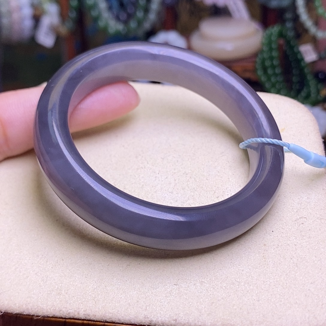 和田玉未镶嵌颈饰烟紫毕业级收藏老料手镯53.5圈