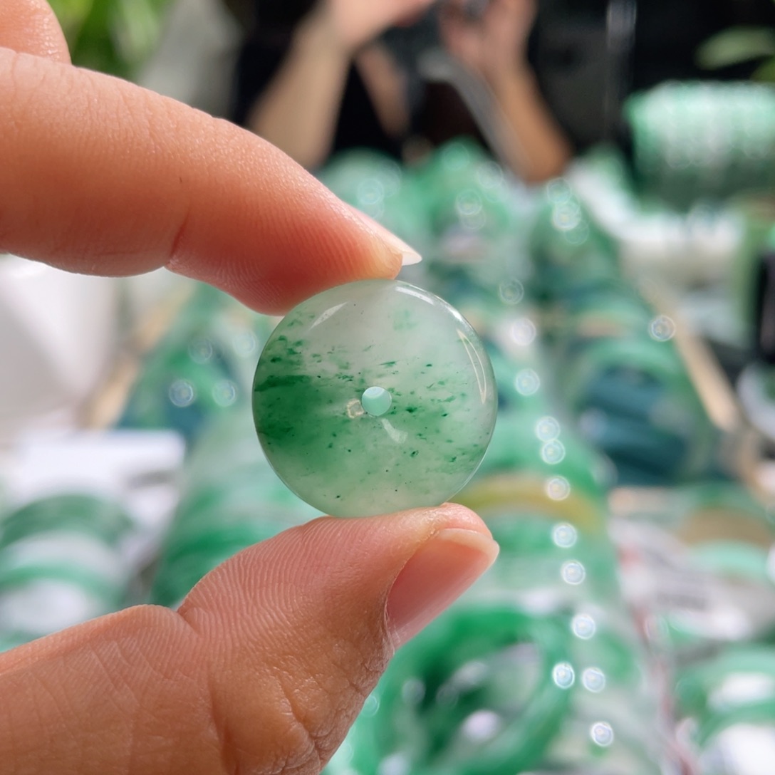 石英质玉颈饰未镶嵌