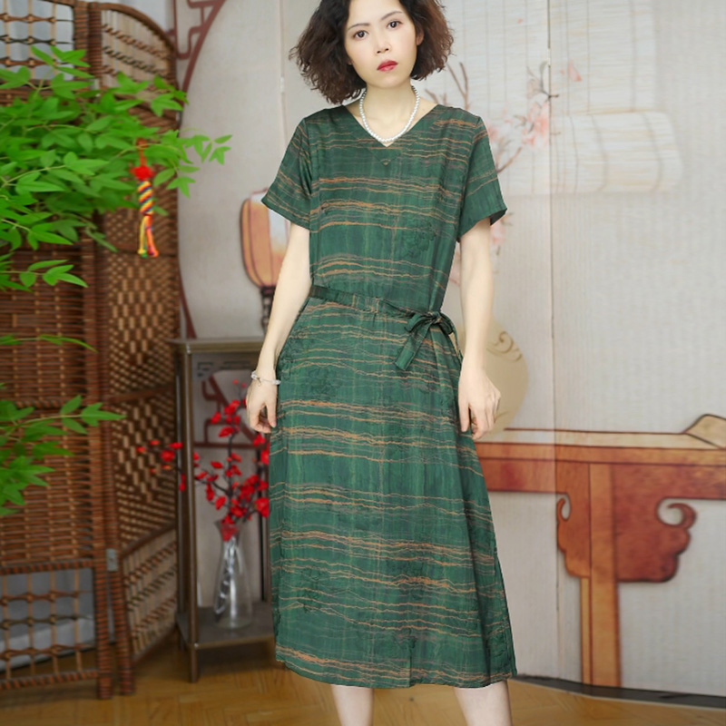 196 绿色条纹 女装连衣裙春秋季提花裙子大码显瘦气质时尚宽松