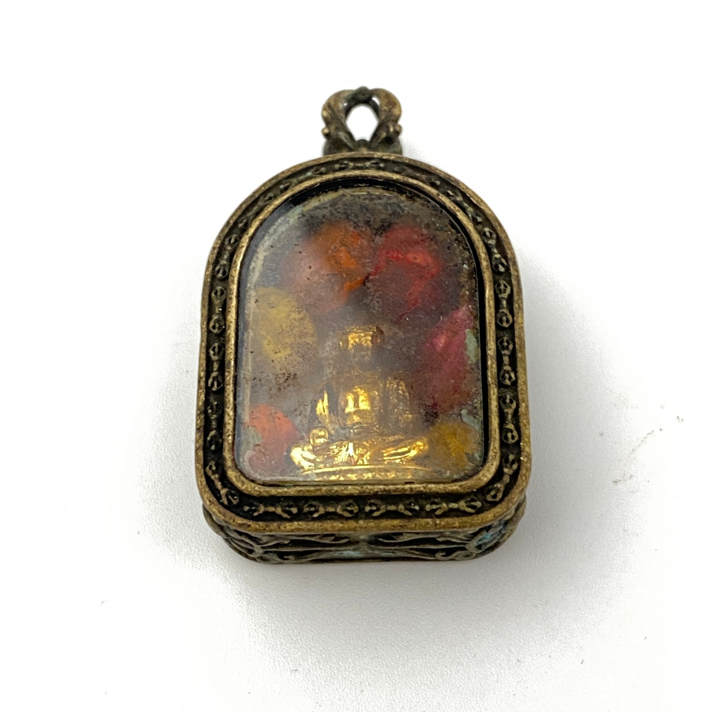 ZBM19世纪/20世纪前期铜鎏金阿弥陀佛嘎乌盒42mm24gZBM251225004