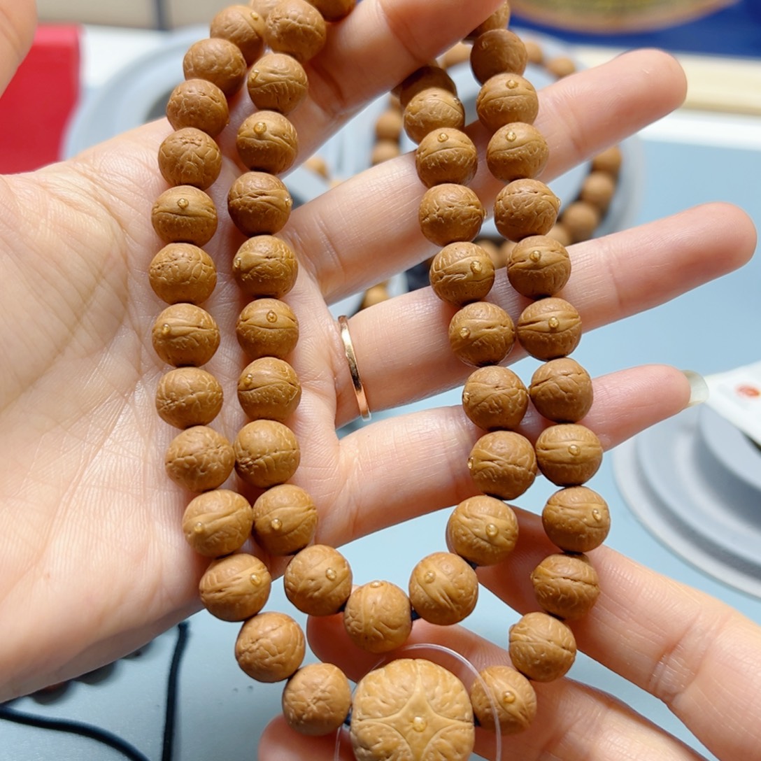L***y凤眼菩提手串10.5毫米54颗，81@2121
