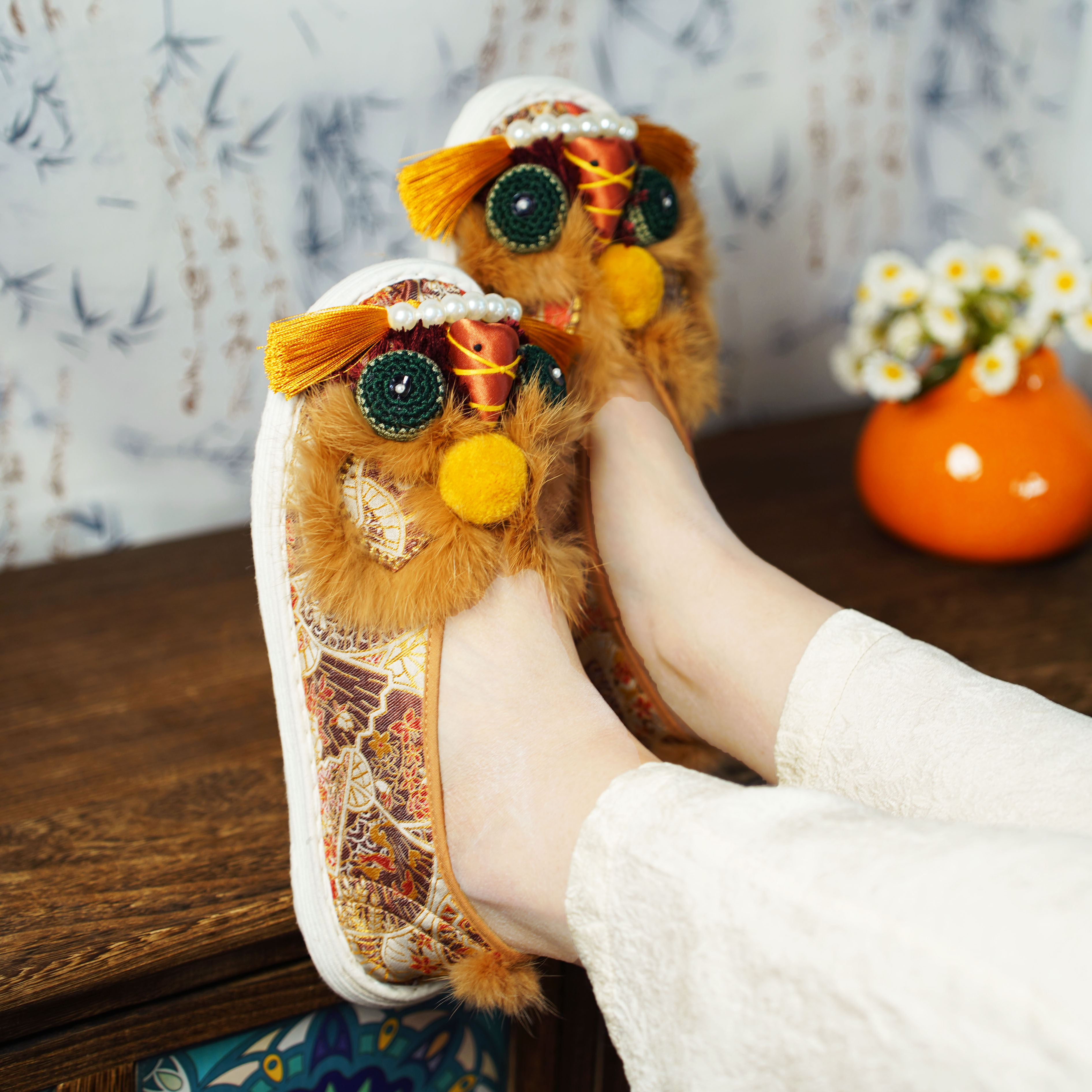  云之汀非遗虎头绣花鞋子软底网红时尚百搭纯手工平底民族风包头