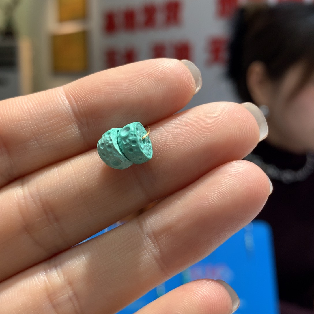 绿松石配饰未镶嵌