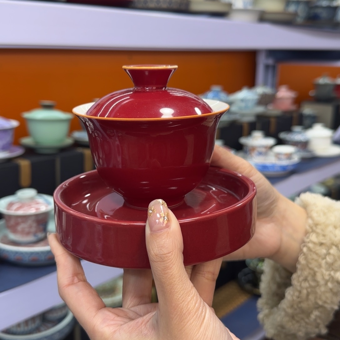 款式哈在文坛掀起轩然大波