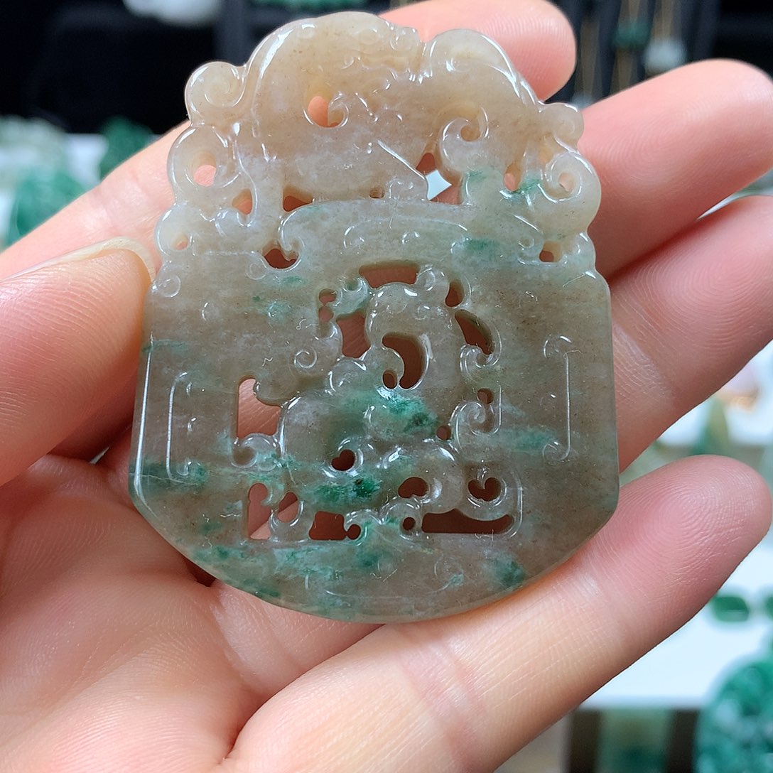 未镶嵌独山玉颈饰