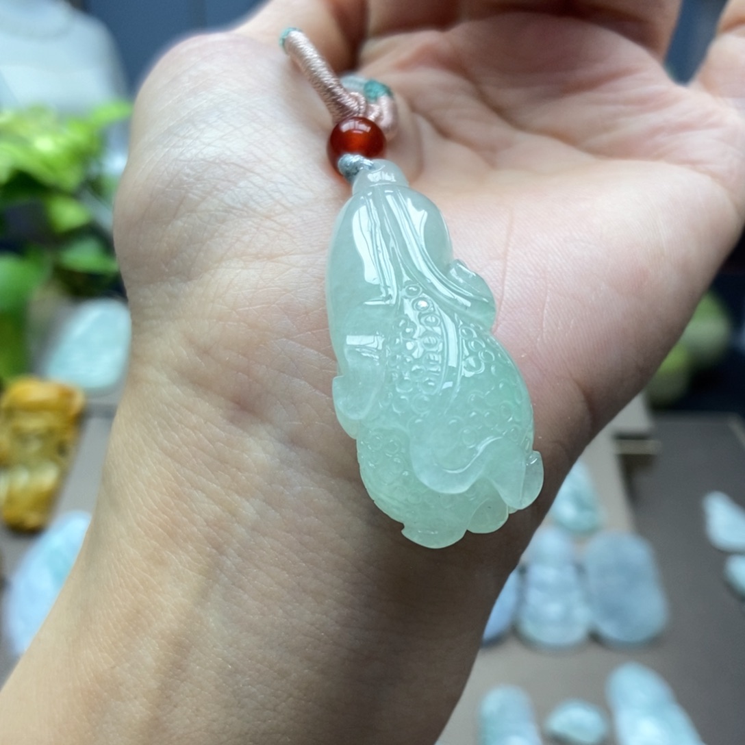 翡翠未镶嵌颈饰吊坠32