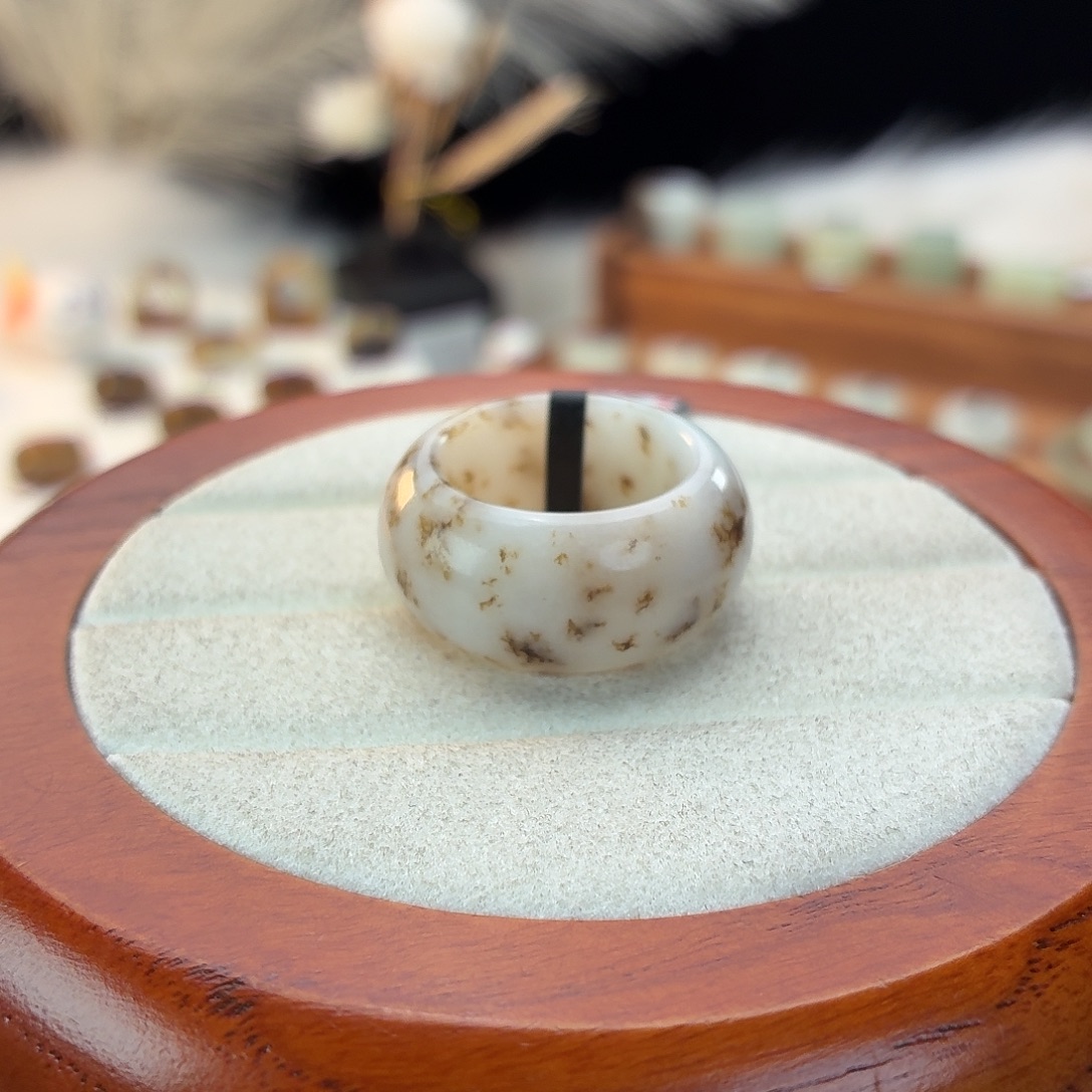 和田玉未镶嵌戒指i18桂花糖轮胎18.1mm