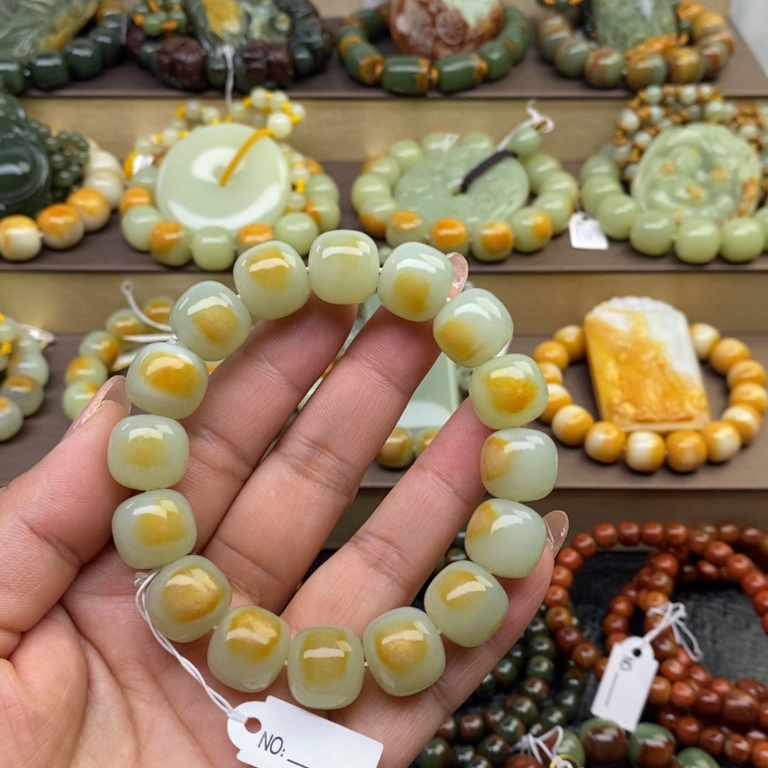 透闪石质玉未镶嵌手串