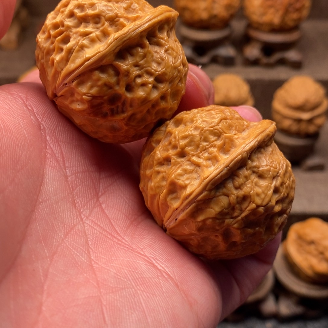 文玩核桃把件铁核桃