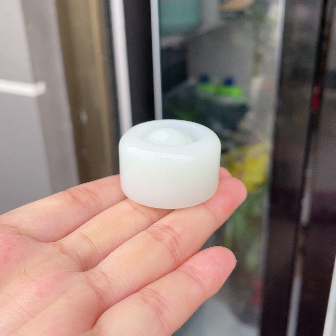 272879玉美人小程和田玉山料白玉玉扳指套件 温润细腻清俊雅望