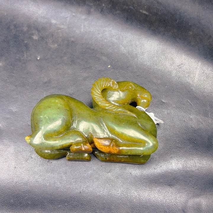 和田玉未镶嵌把件