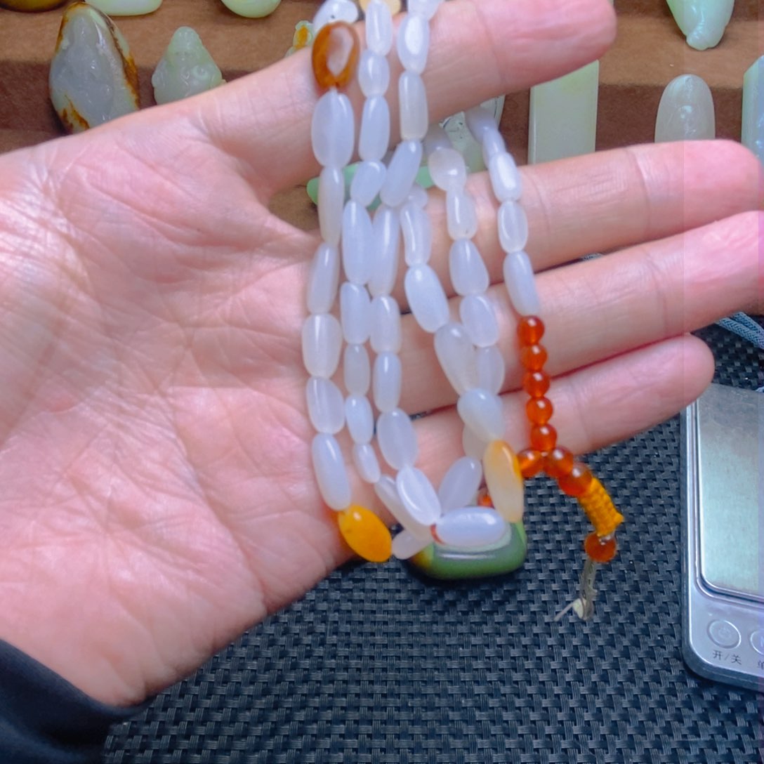 和田玉颈饰未镶嵌