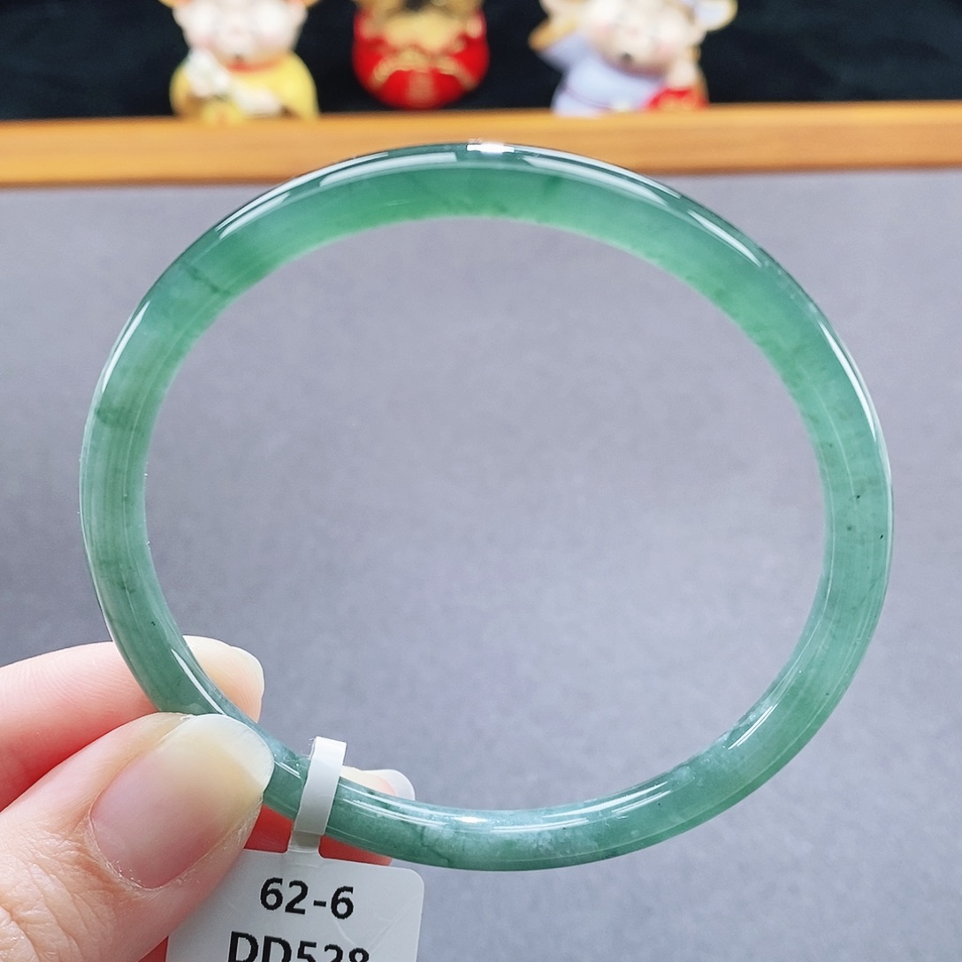 翡翠未镶嵌手镯81