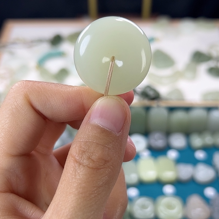 沐***～和田玉未镶嵌颈饰