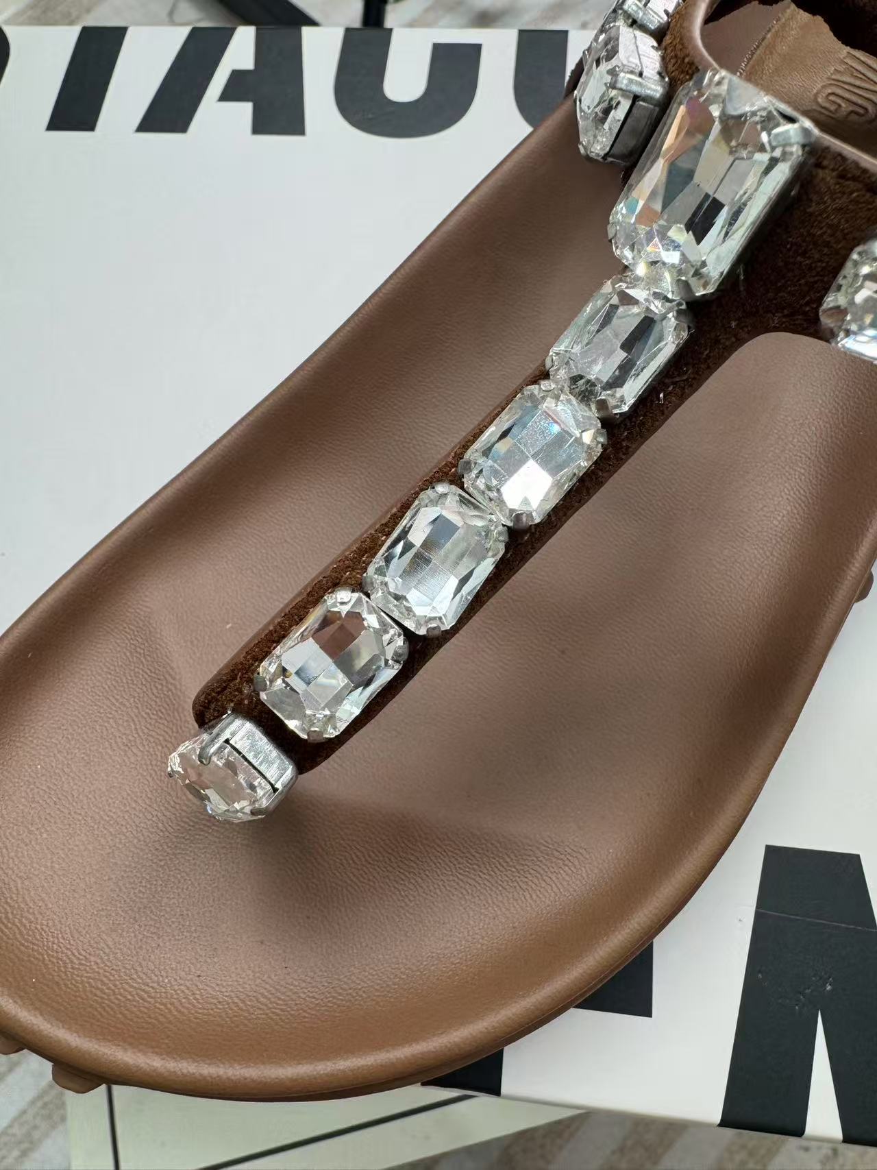 H6050 时尚镶钻凉鞋