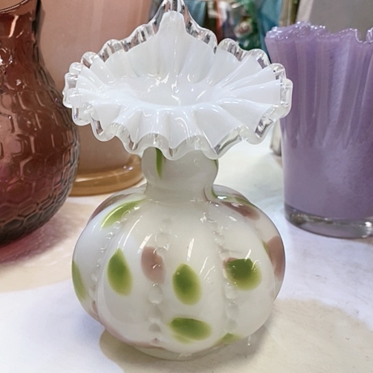 琉璃花瓶高15厘米口径2厘米