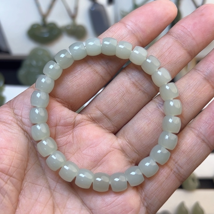 和田玉手链未镶嵌666