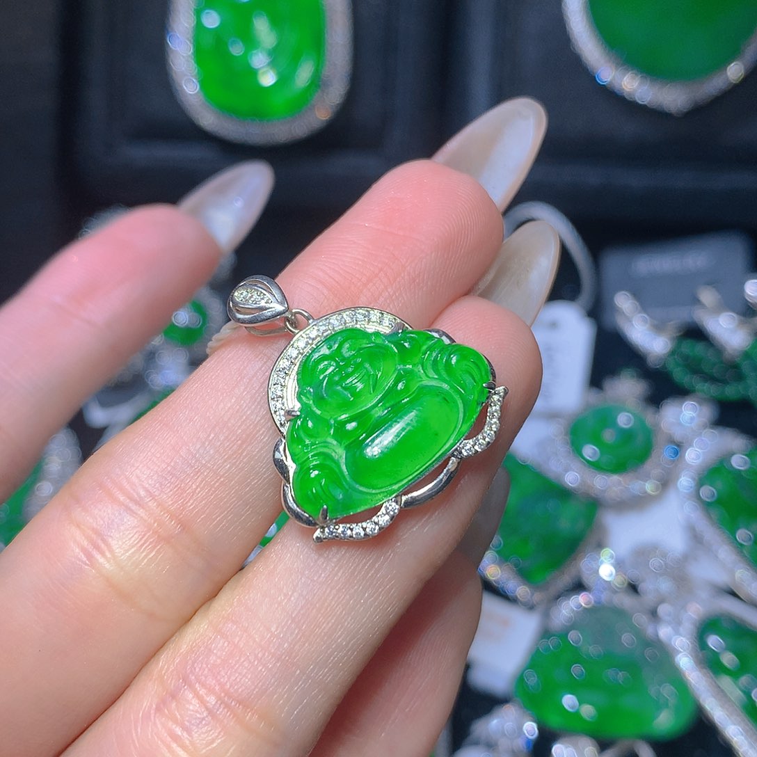 翡翠颈饰银S925镶嵌翡翠