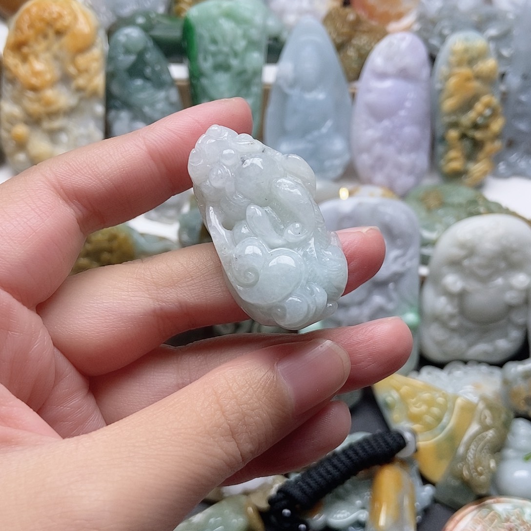 翡翠未镶嵌颈饰翡翠