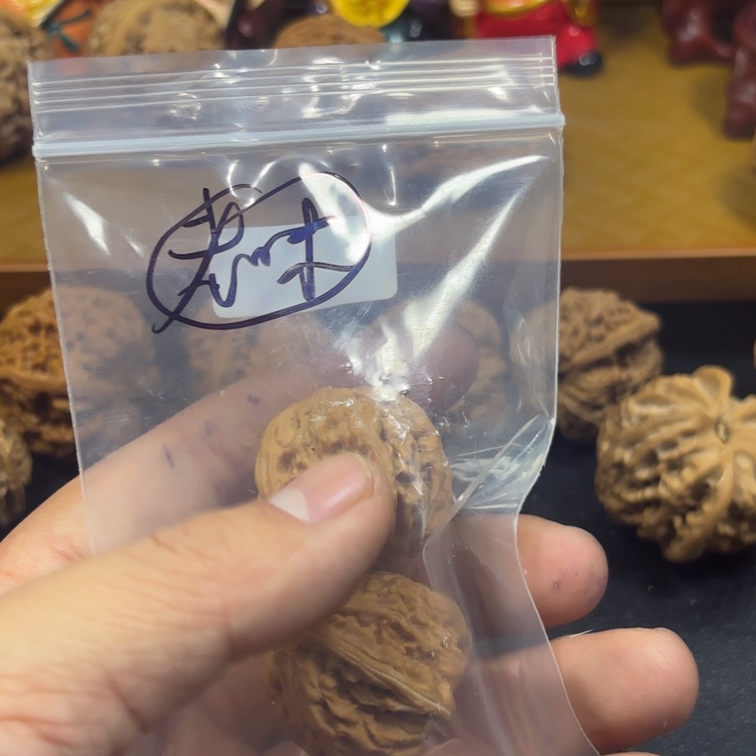 老***铁吊坠文玩核桃文山三棱