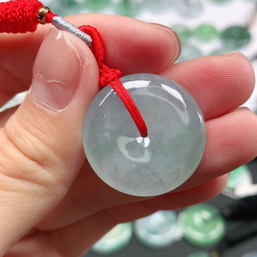 翡翠颈饰未镶嵌平安