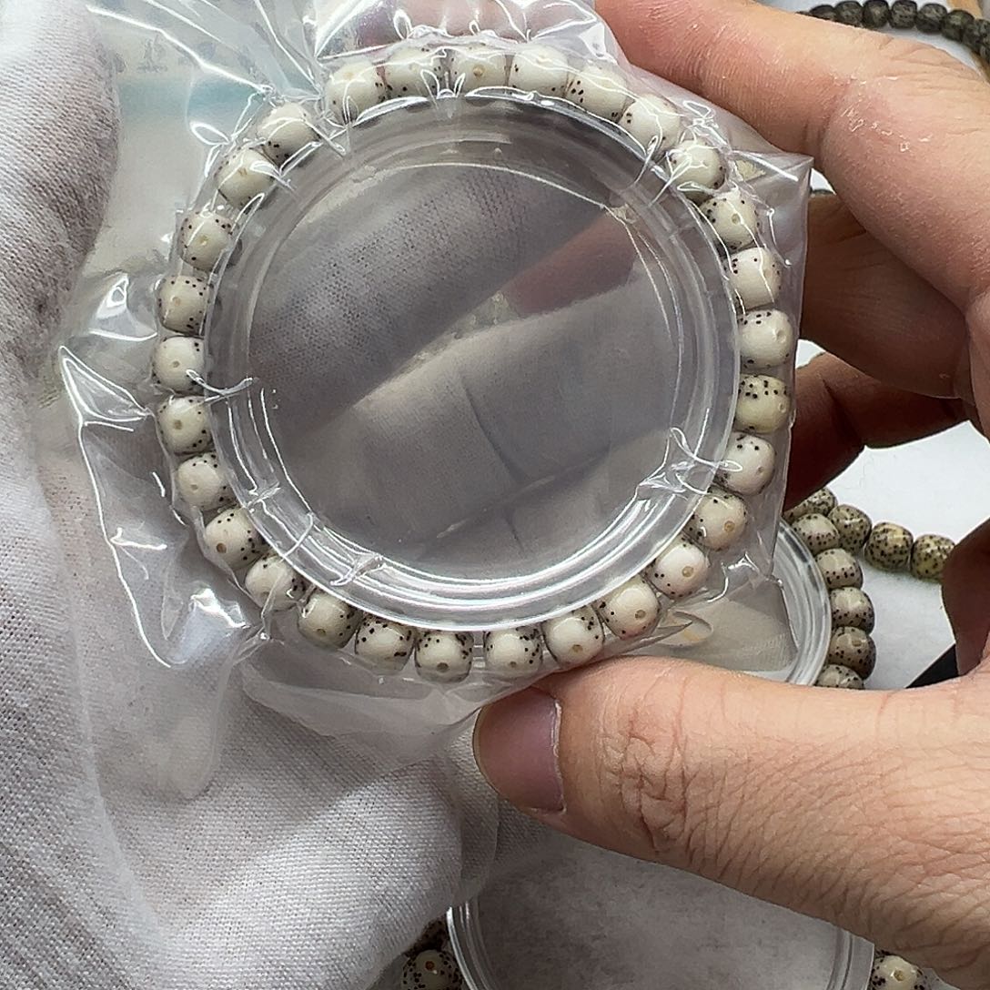 手串星月菩提7.7通体大留白 62