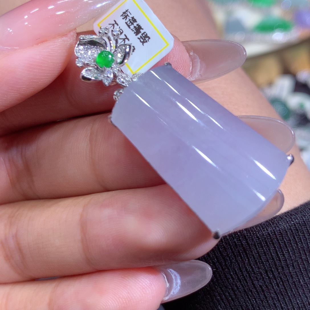 翡翠吊坠(赠链)18K金镶嵌