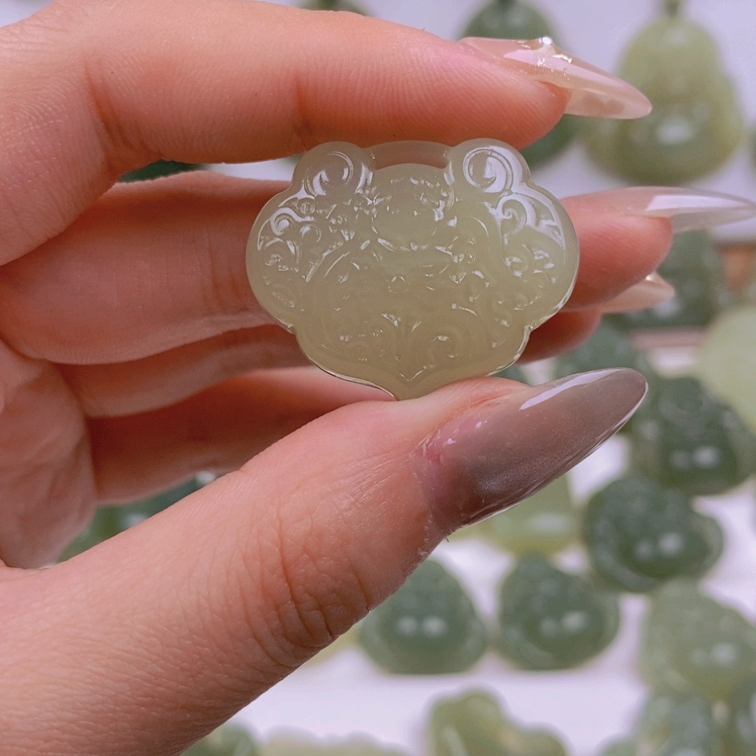 和田玉颈饰未镶嵌