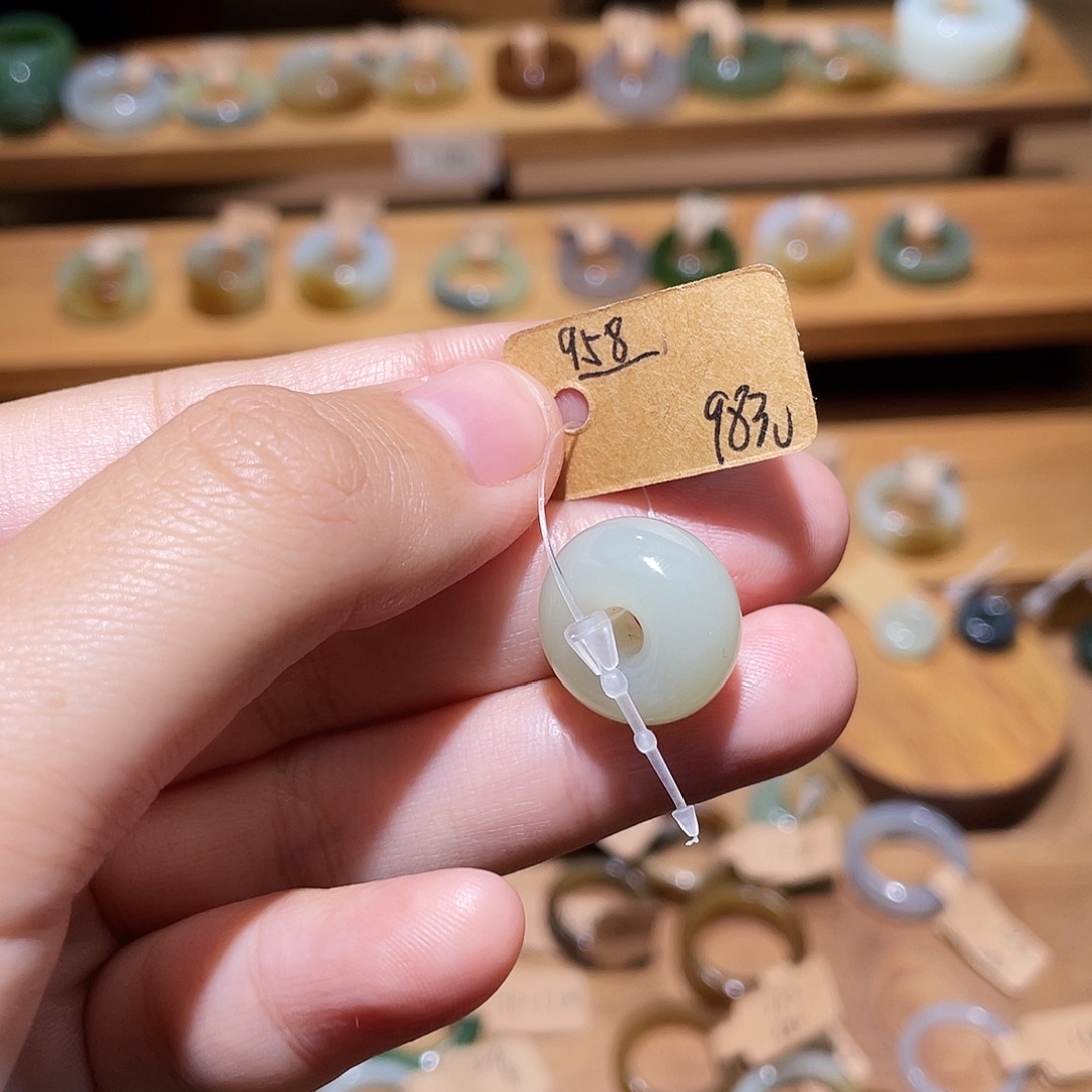 来****未镶嵌戒指和田玉958